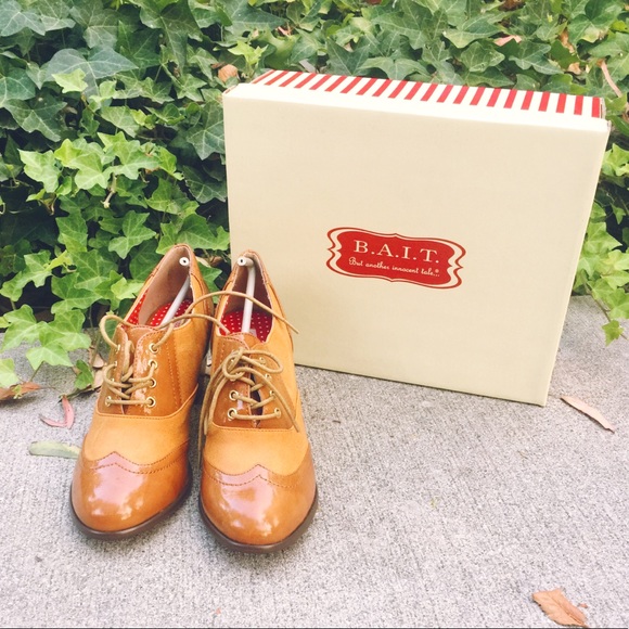 B.A.I.T. Shoes - B.A.I.T. Oxford Heels